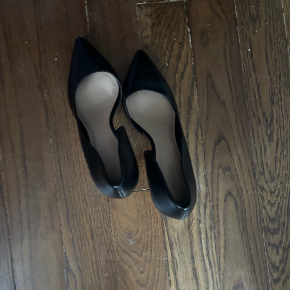 Shoes - Picture 3 of 4
